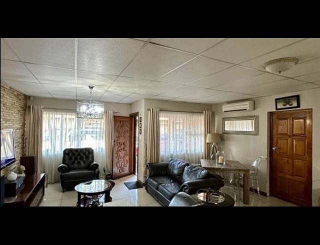 2 BEDROOM SIMPLEX FOR SALE IN ARBORETUM